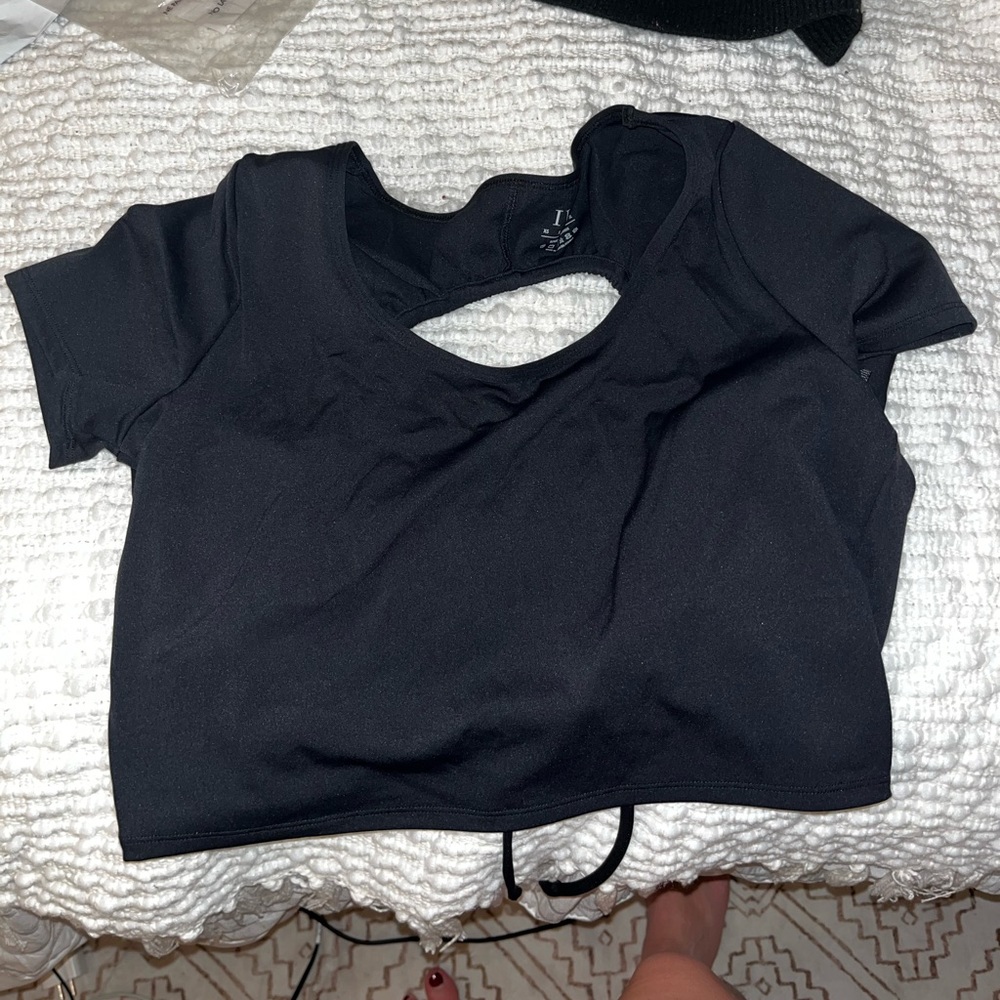 Workout Top - Picture 2 of 3